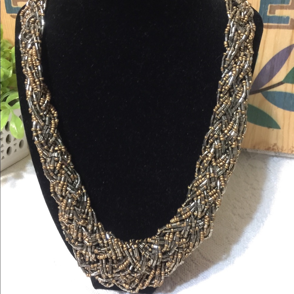 Loft Gorgeous golden beaded boho style necklace